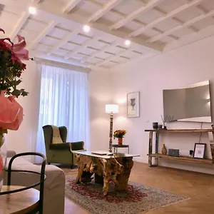 Helmirage Trevi Guest house
